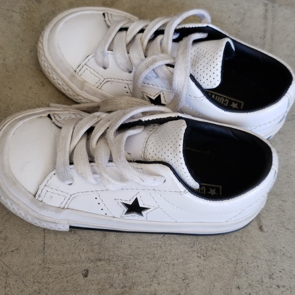 Boys shoes